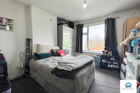 3 bedroom semi-detached house for sale, Crown Hills Avenue, Leicester LE5