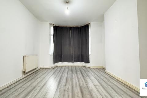 3 bedroom semi-detached house for sale, Crown Hills Avenue, Leicester LE5