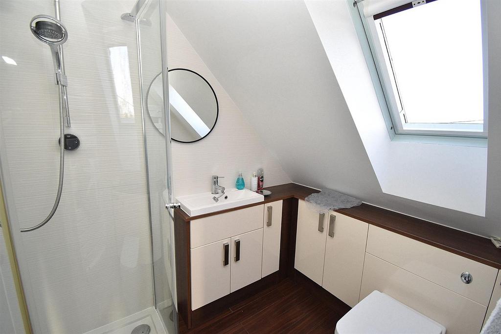 Annex ensuite.jpg