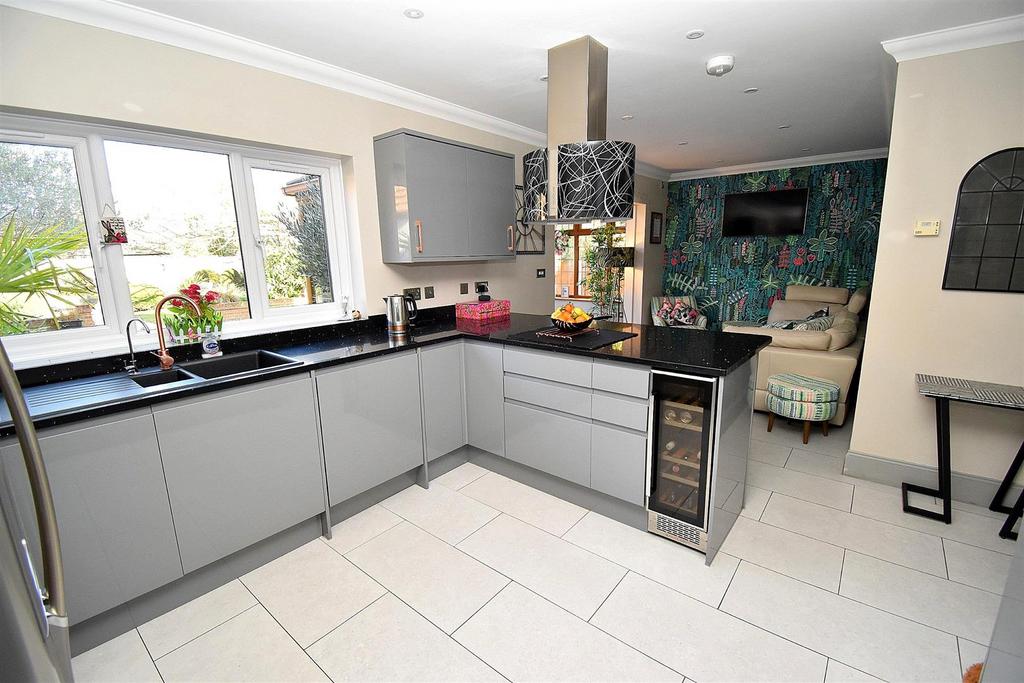 Kitchen reverse.jpg