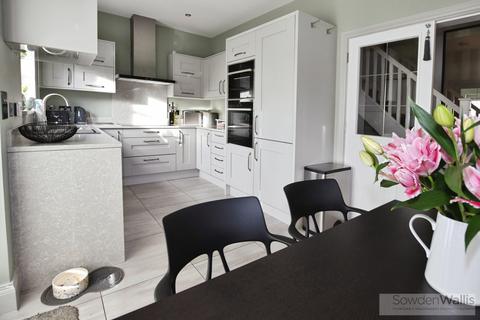 4 bedroom semi-detached house to rent, Hereward Place, Stamford
