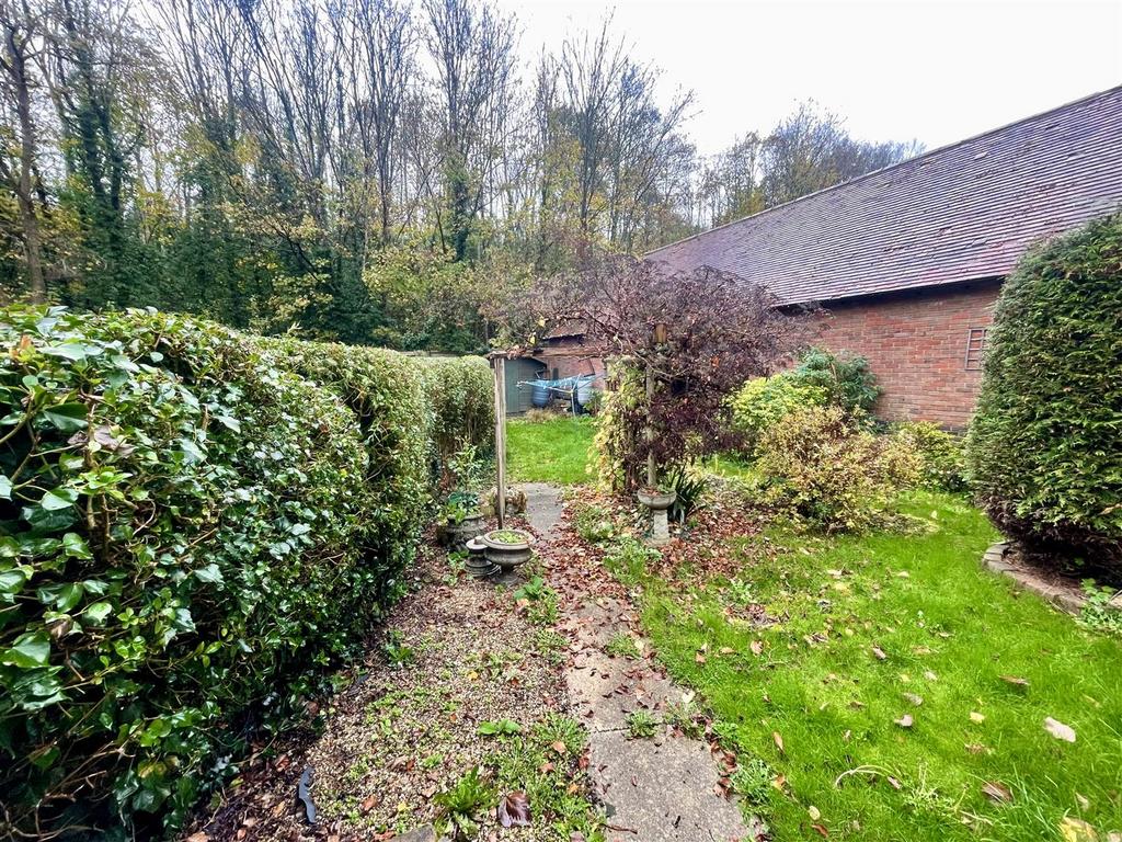 GARDEN 1.jpg