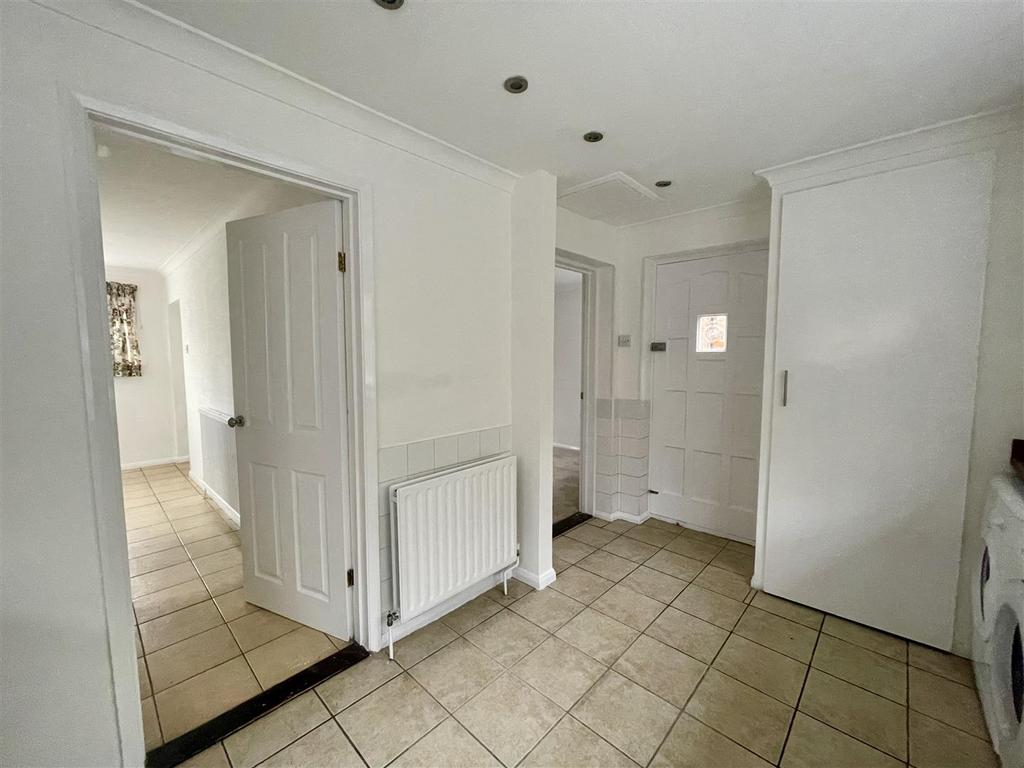 KITCHEN 3.jpg