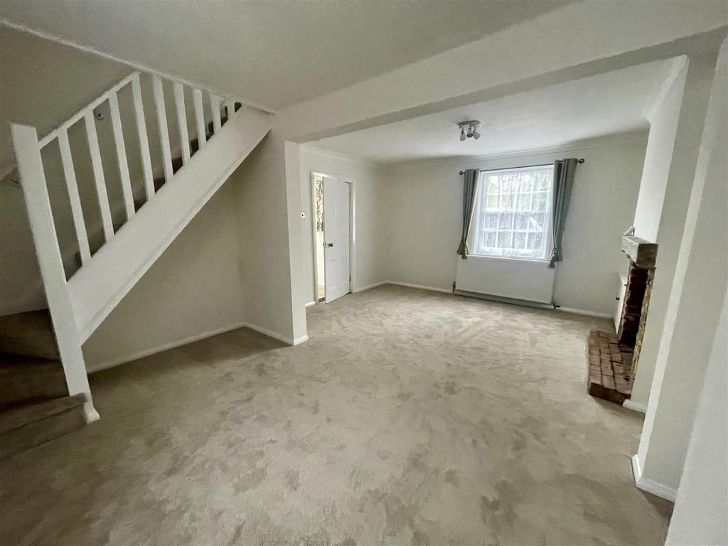 LIVING RM.jpg