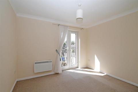 undefined, Waterloo Road, Lymington