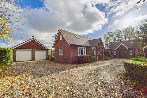 5 bedroom detached house for sale, Reading Road, Stratfield Turgis, RG27