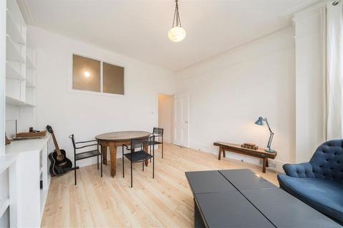 3 bedroom flat for sale, Walm Lane, London NW2