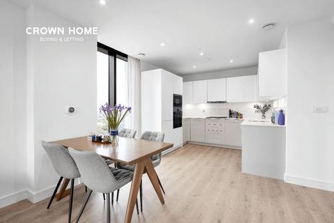 2 bedroom apartment to rent, London E16