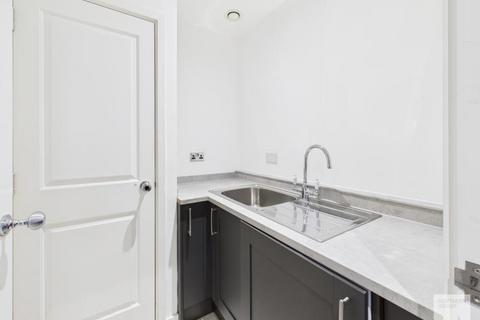 3 bedroom apartment to rent, Flat 6 :: Gramercy House