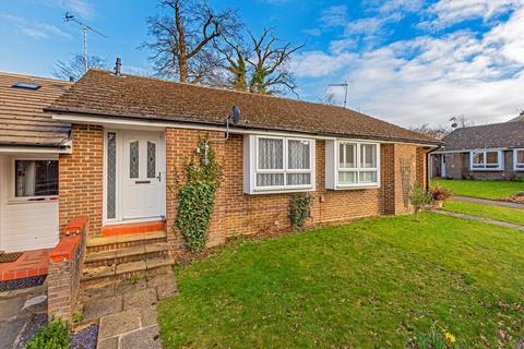 2 bedroom bungalow to rent, Marlborough Drive, Weybridge KT13