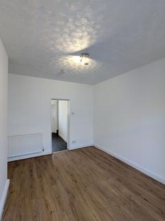 2 bedroom terraced house to rent, Heap Street, Burnley BB10