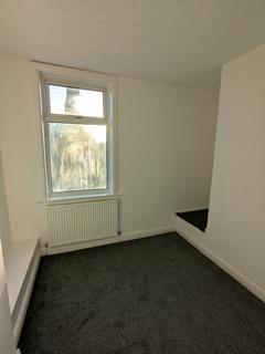 2 bedroom terraced house to rent, Heap Street, Burnley BB10