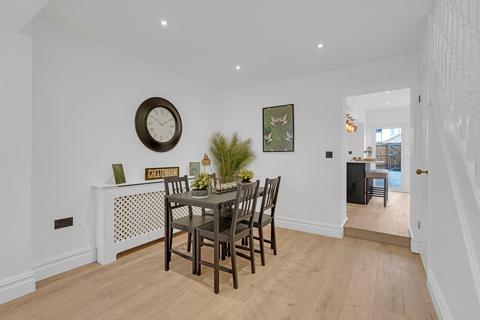 2 bedroom townhouse for sale, Lypiatt Street, Tivoli, Cheltenham, GL50