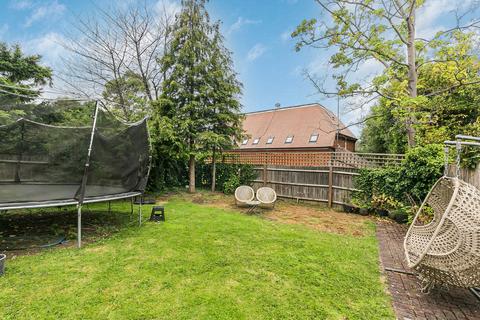 3 bedroom flat for sale, Lancaster Avenue, Hertfordshire EN4