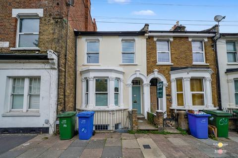 2 bedroom flat for sale, Furley Road, London SE15