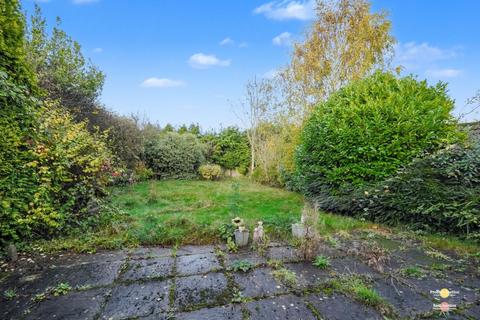 undefined, Bretby Lane, Burton-on-Trent DE15