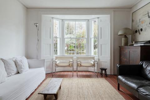 undefined, Navarino Road VII, London E8