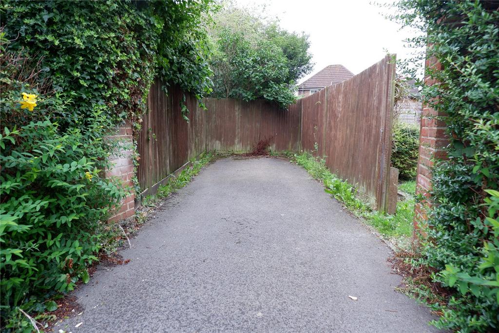 Rear Parking Bay