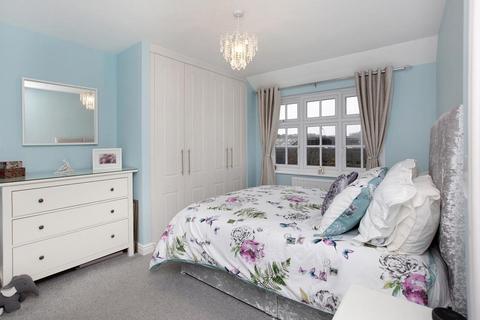 4 bedroom detached house for sale, Kestrel Way, Dawlish EX7