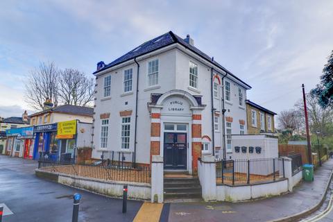 undefined, Oak Road, Woolston