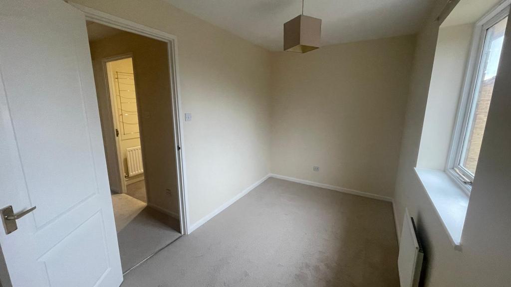 Bedroom 1.jpg