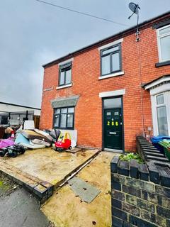 5 bedroom terraced house to rent, St John's Road, Cannock, WS11 0AJ