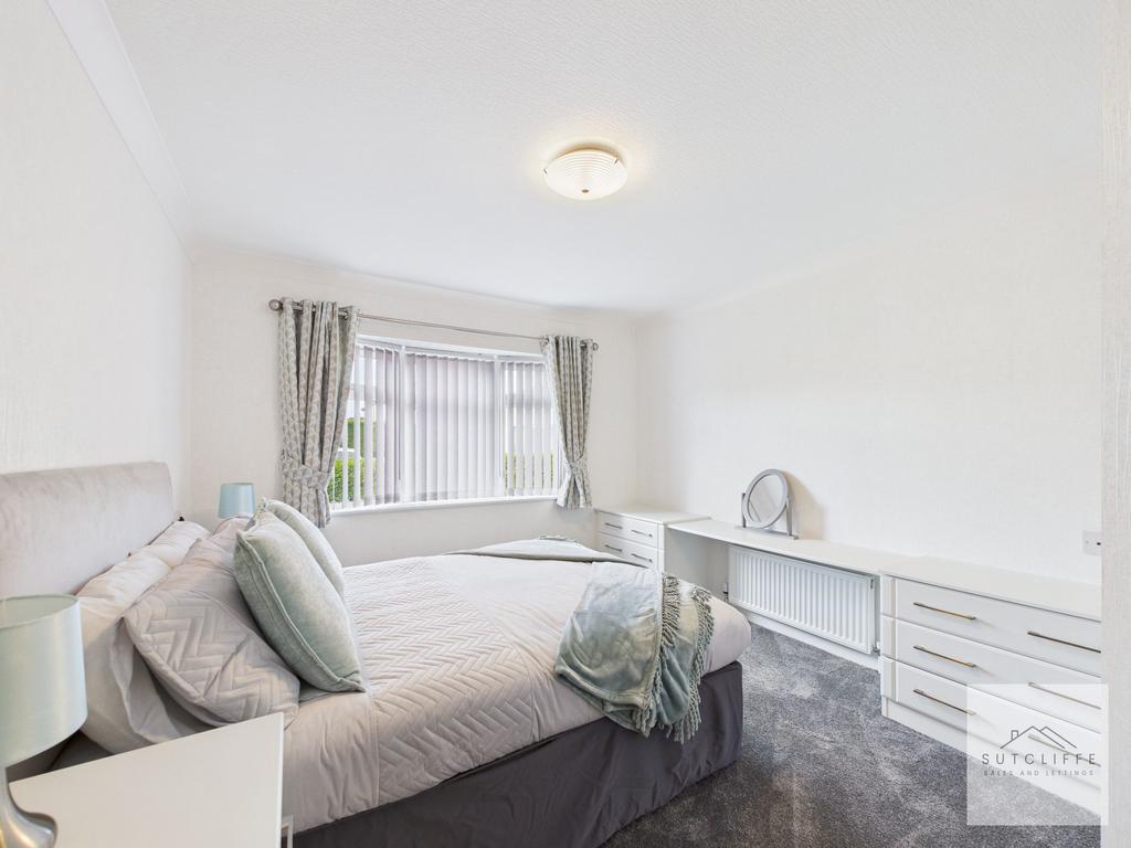 Primary Bedroom & Walk In Wardrobe