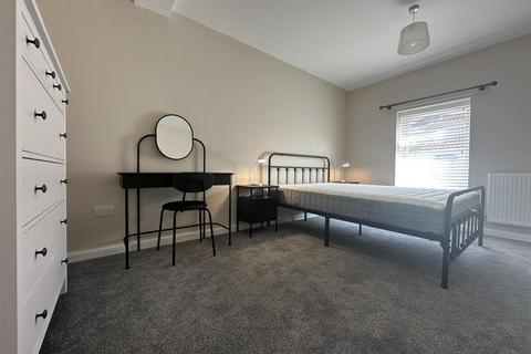 1 bedroom end of terrace house to rent, Westend Parade, Gloucester GL1