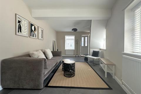 1 bedroom end of terrace house to rent, Westend Parade, Gloucester GL1