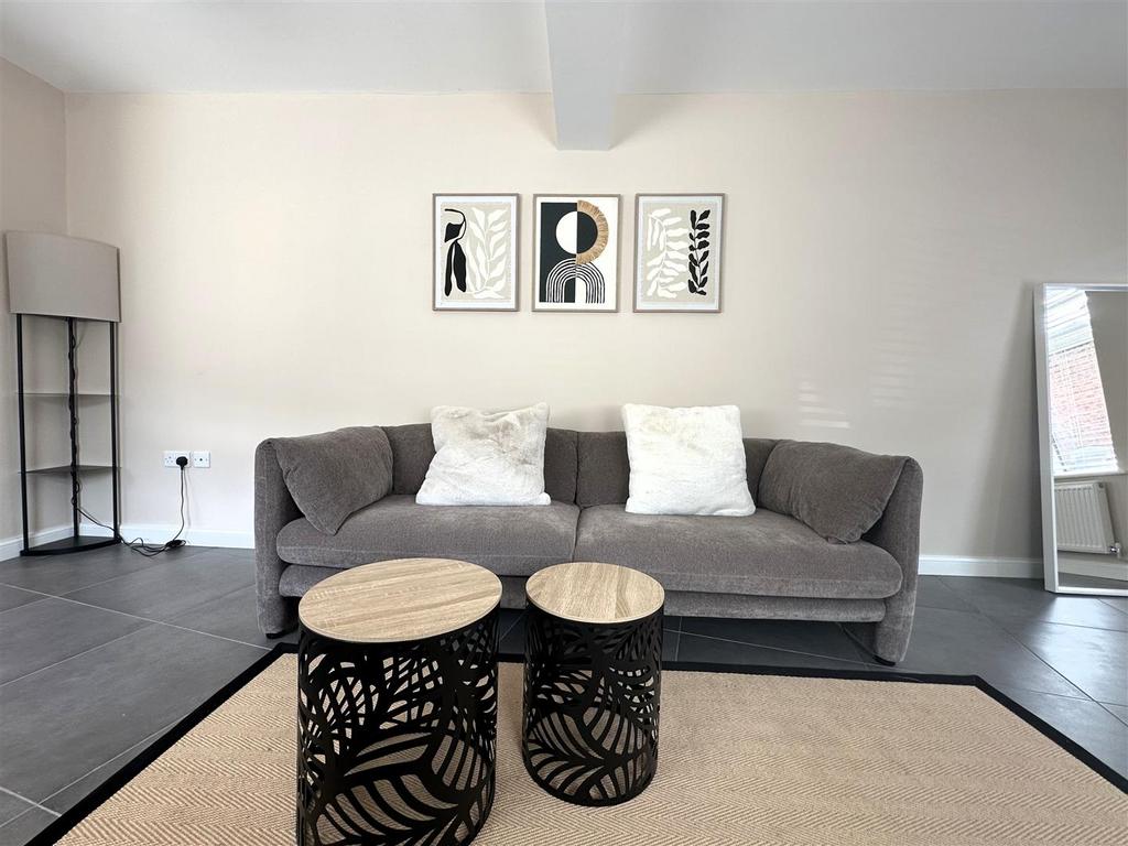 Lounge III.jpg