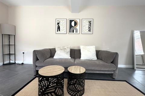 1 bedroom end of terrace house to rent, Westend Parade, Gloucester GL1