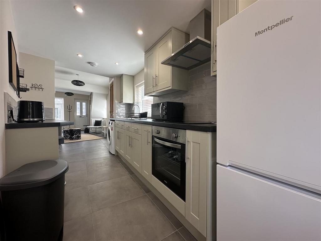 Kitchen II.jpg