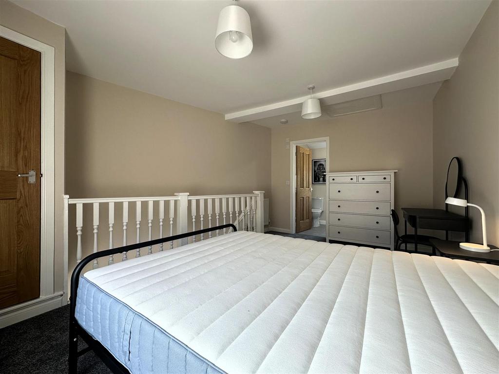 Bedroom II.jpg
