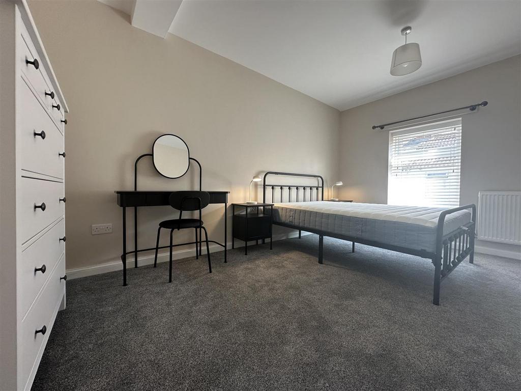 Bedroom I.jpg