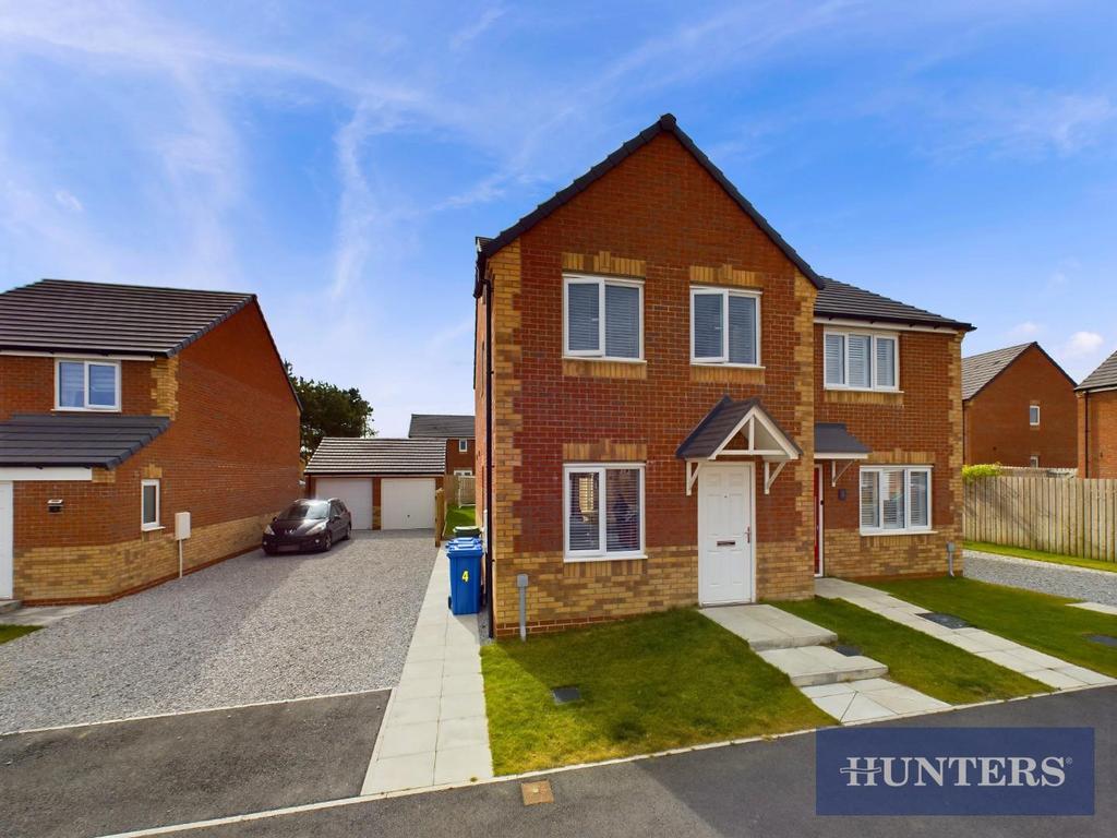 CAM03696 G0-PR0213-STILL023.jpg