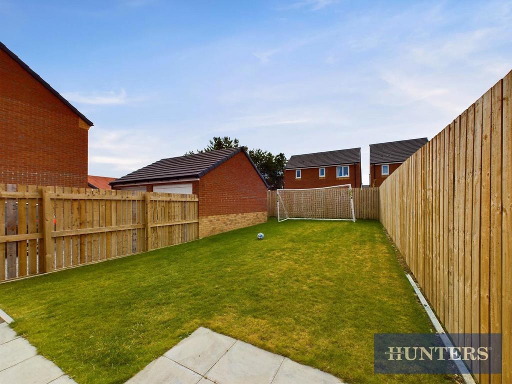 CAM03696 G0-PR0213-STILL017.jpg