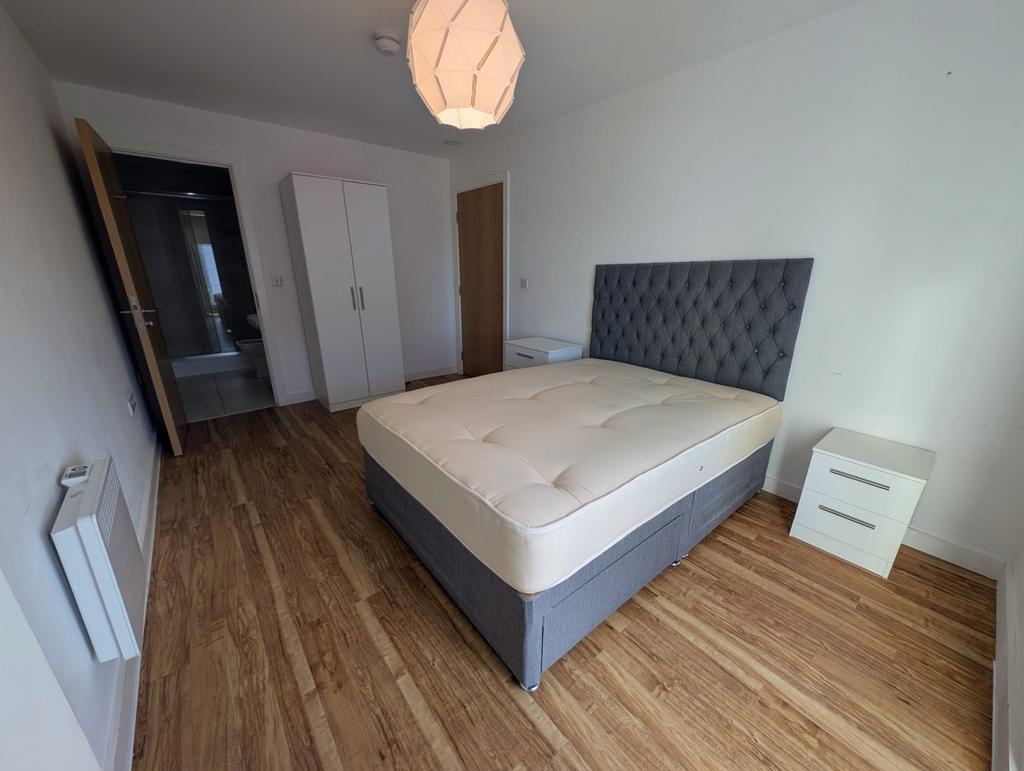 Master Bed &#43; Ensuite