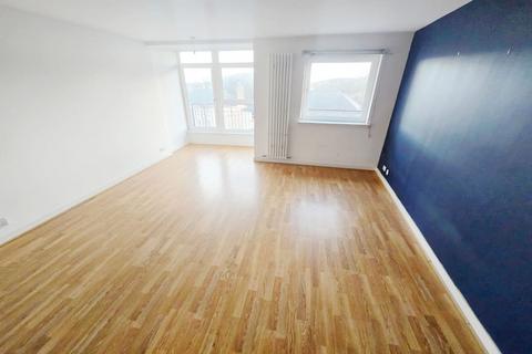 2 bedroom flat for sale, East Pilton Farm Crescent, Flat 13, Edinburgh, Mid Lothian EH5