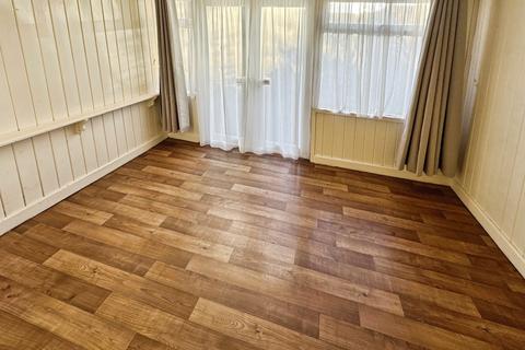 2 bedroom semi-detached bungalow for sale, Shelley Close, Burton-on-Trent, DE14