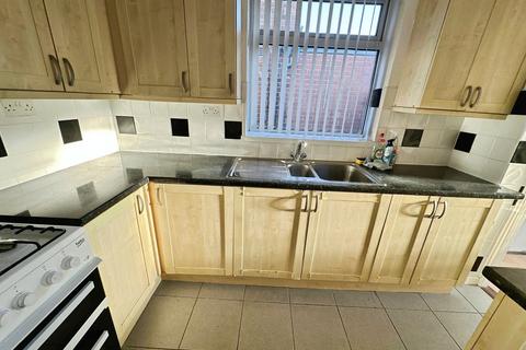 2 bedroom semi-detached bungalow for sale, Shelley Close, Burton-on-Trent, DE14