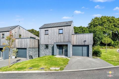 3 bedroom detached house for sale, The Green, Falmouth TR11