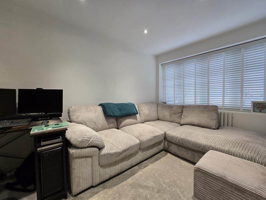 Office/Lounge 2