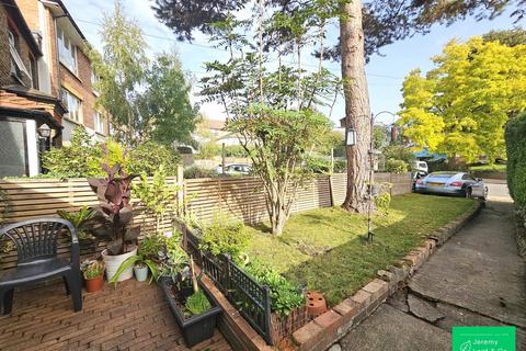 2 bedroom cottage to rent, Red Lion Hill, East Finchley, N2