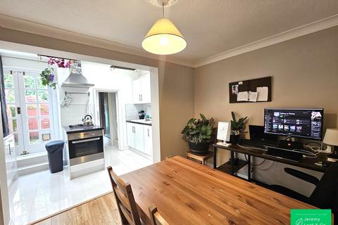 2 bedroom cottage to rent, Red Lion Hill, East Finchley, N2