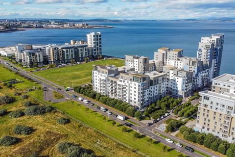 3 bedroom ground floor flat for sale, 11/4 Western Harbour Midway, Newhaven, Edinburgh, EH6 6LG