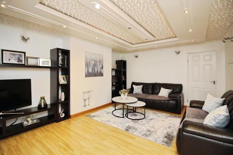 3 bedroom terraced house for sale, Morpeth Avenue, Mowmacre Hill, Leicester, LE4