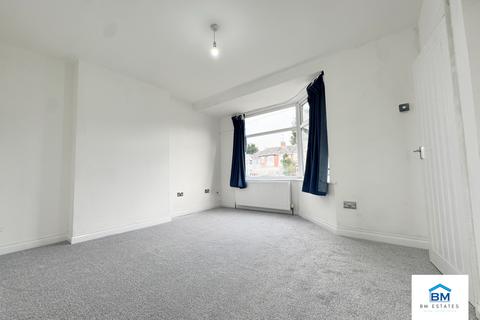 3 bedroom semi-detached house for sale, Broad Avenue, Leicester LE5