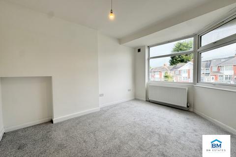 3 bedroom semi-detached house for sale, Broad Avenue, Leicester LE5