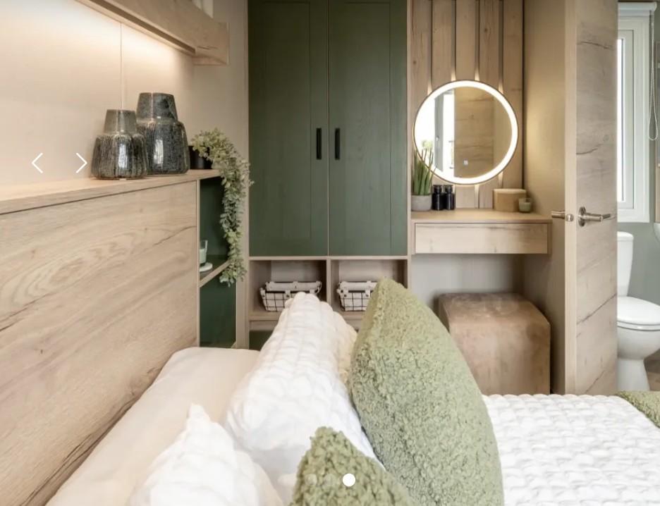 Victory Ripley Vanity (1)