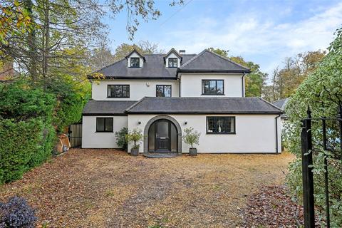7 bedroom detached house to rent, Chalfont Lane, Chorleywood, Rickmansworth, Hertfordshire, WD3